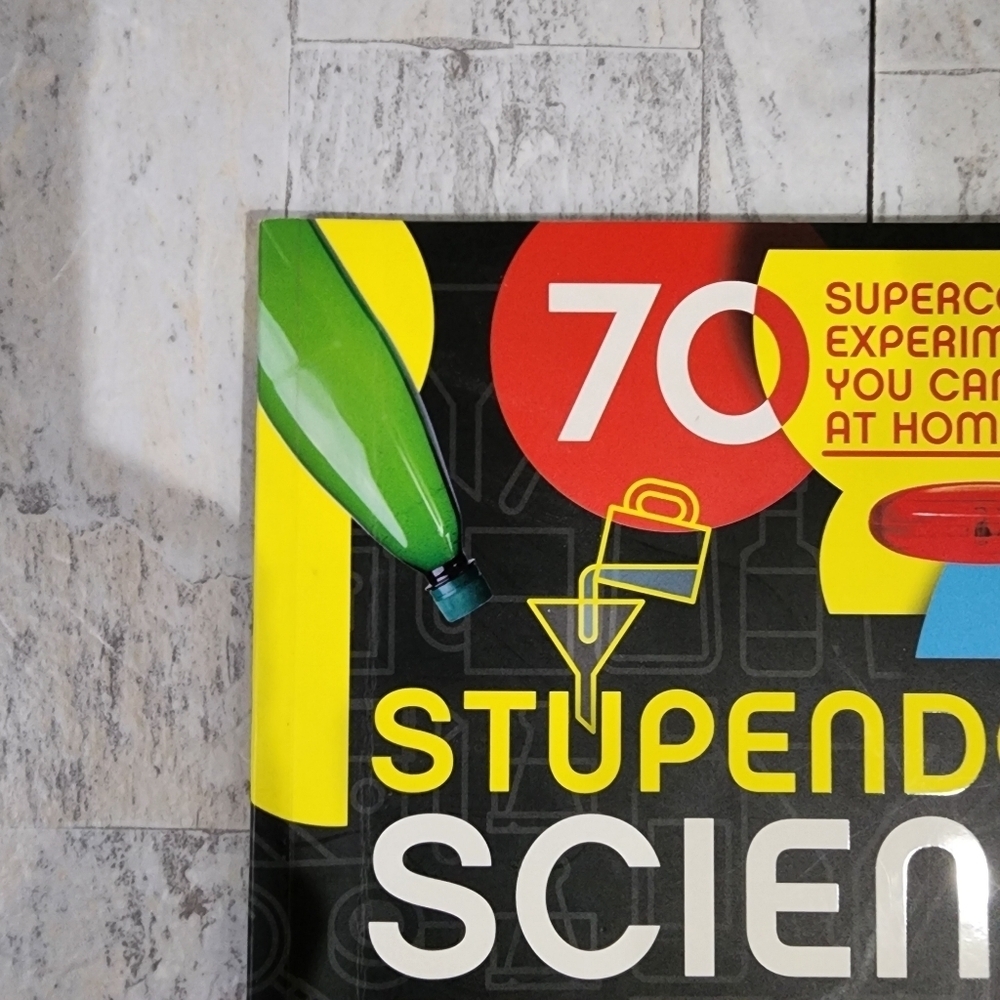 Stupendous Science Experiments Book - Picture 2 of 10